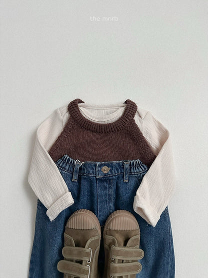 20.Stitch Denim Jogger Pants