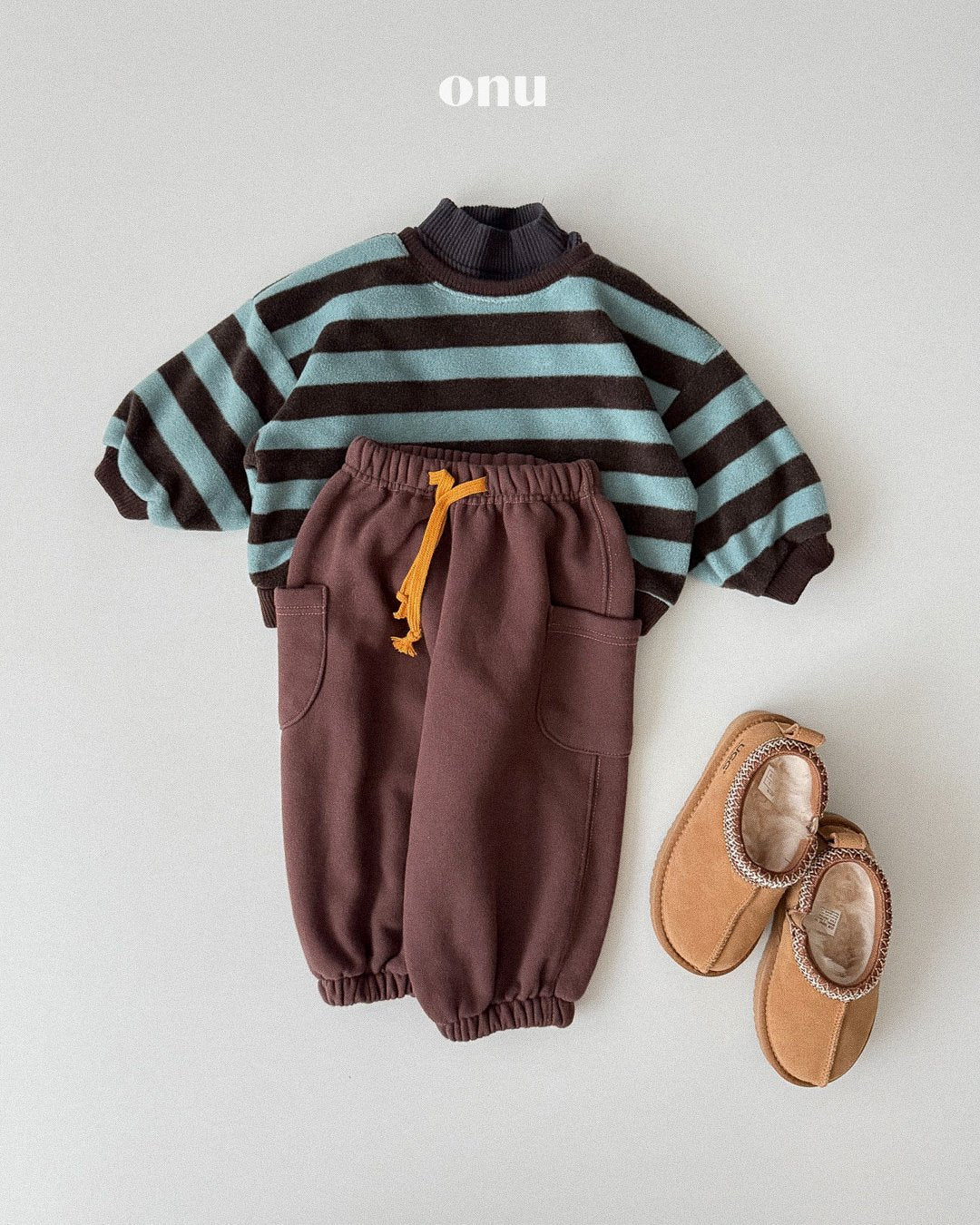 ［ONU］big stripe sweatshirt