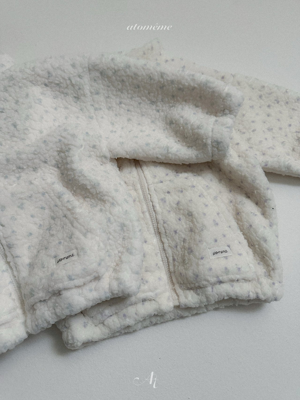 ［atomeme］teddy zip-up