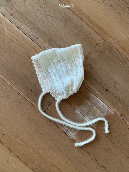 11.CableKnitBonnet