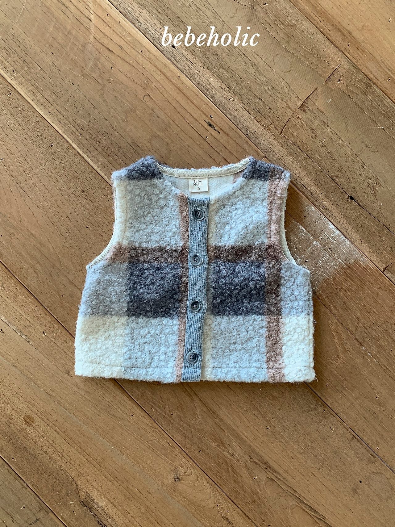 16.RoyCheckVest
