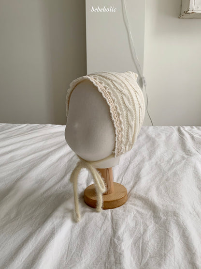 11.CableKnitBonnet