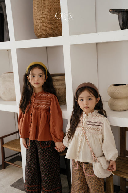 ［OREN］merci smocked blouse