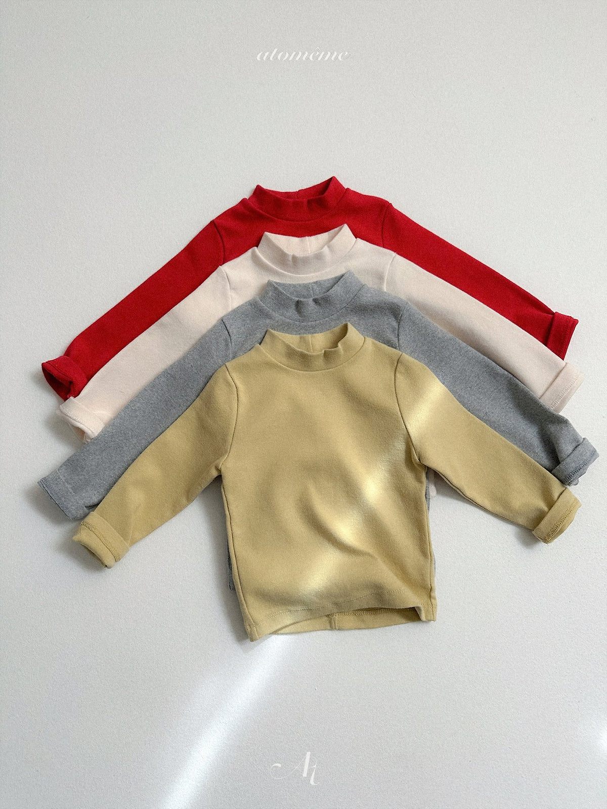 ［atomeme］plain turtleneck t-shirt