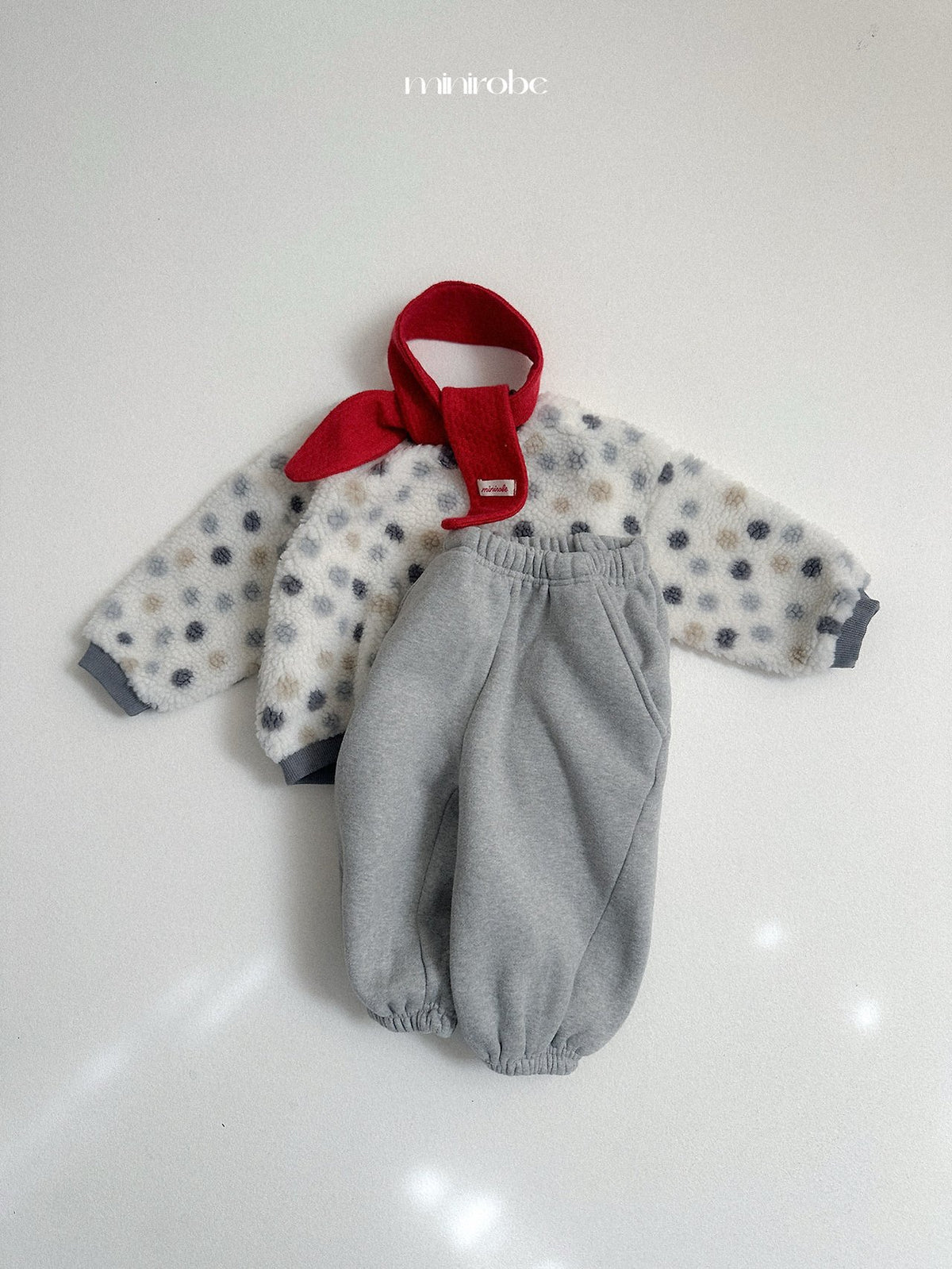 ［minirobe］winter muffler