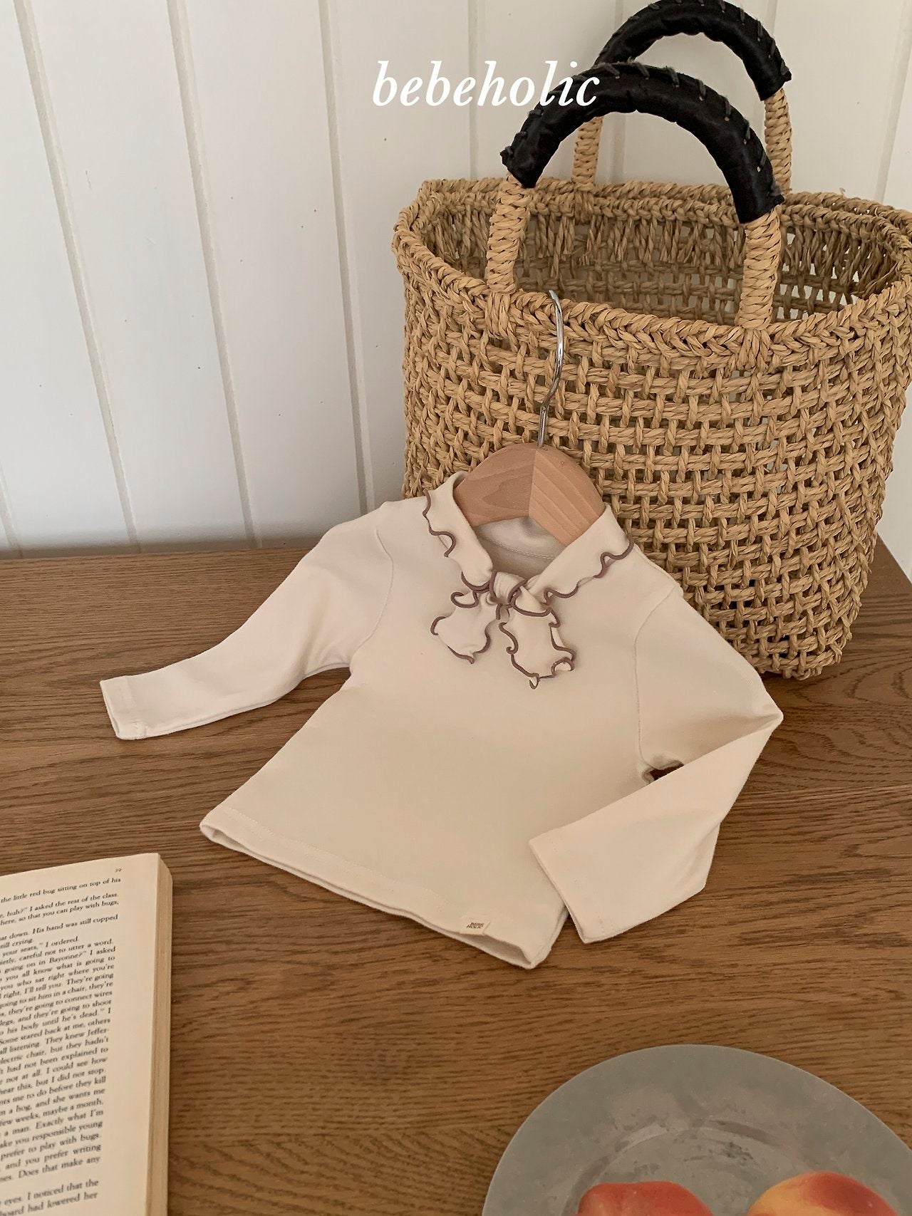 20.TieT-Shirt