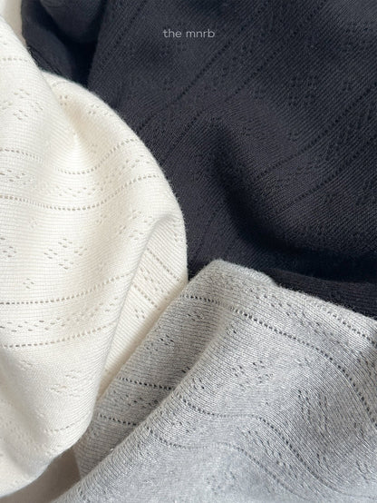 ［minirobe］eyelet turtleneck tee