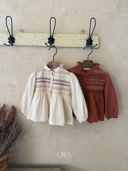 ［OREN］merci smocked blouse
