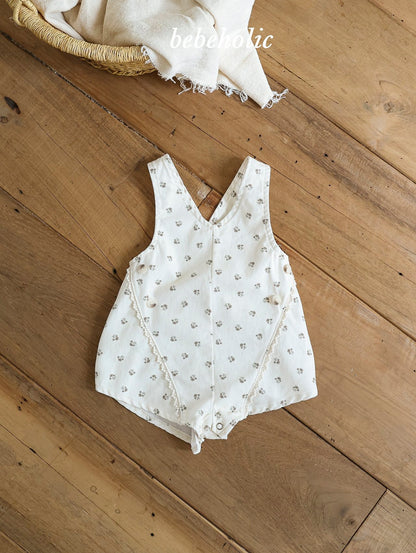 45.EveSuspenderRomper