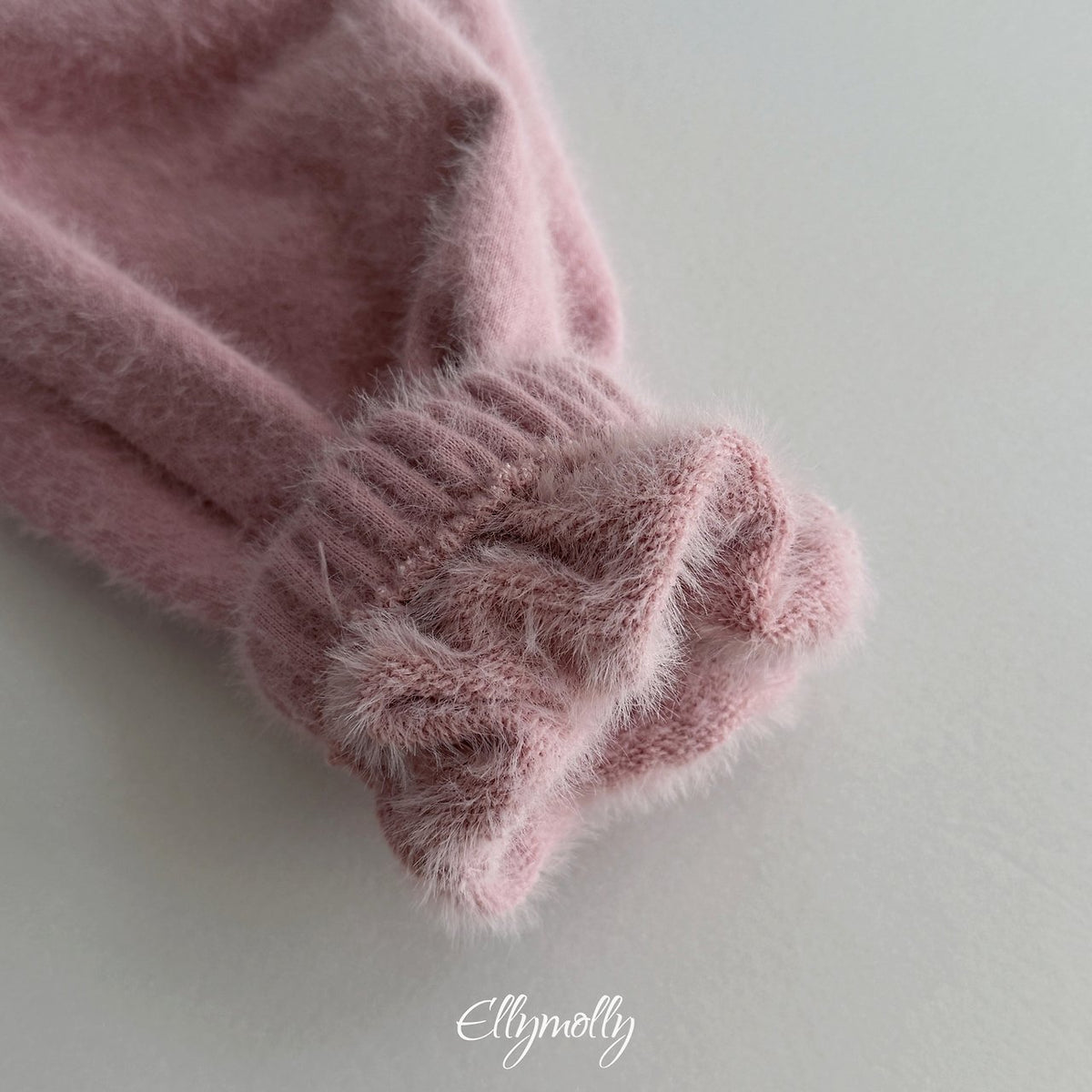 ［ellymolly］snowflake angora jogger pants