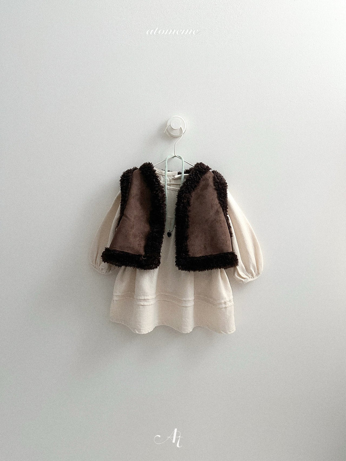 ［atomeme］reversible mustang vest
