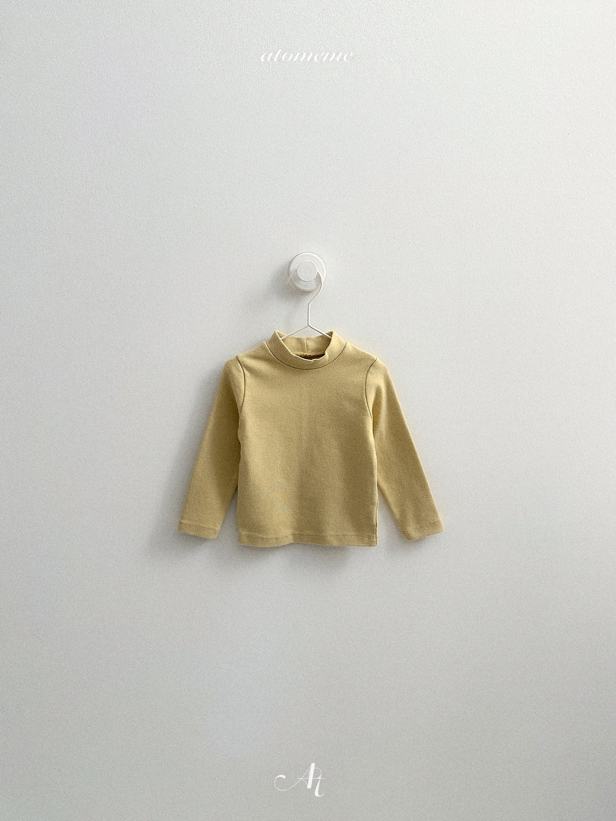 ［atomeme］plain turtleneck t-shirt
