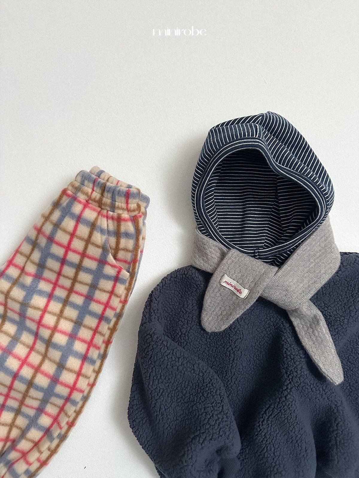 ［minirobe］winter muffler