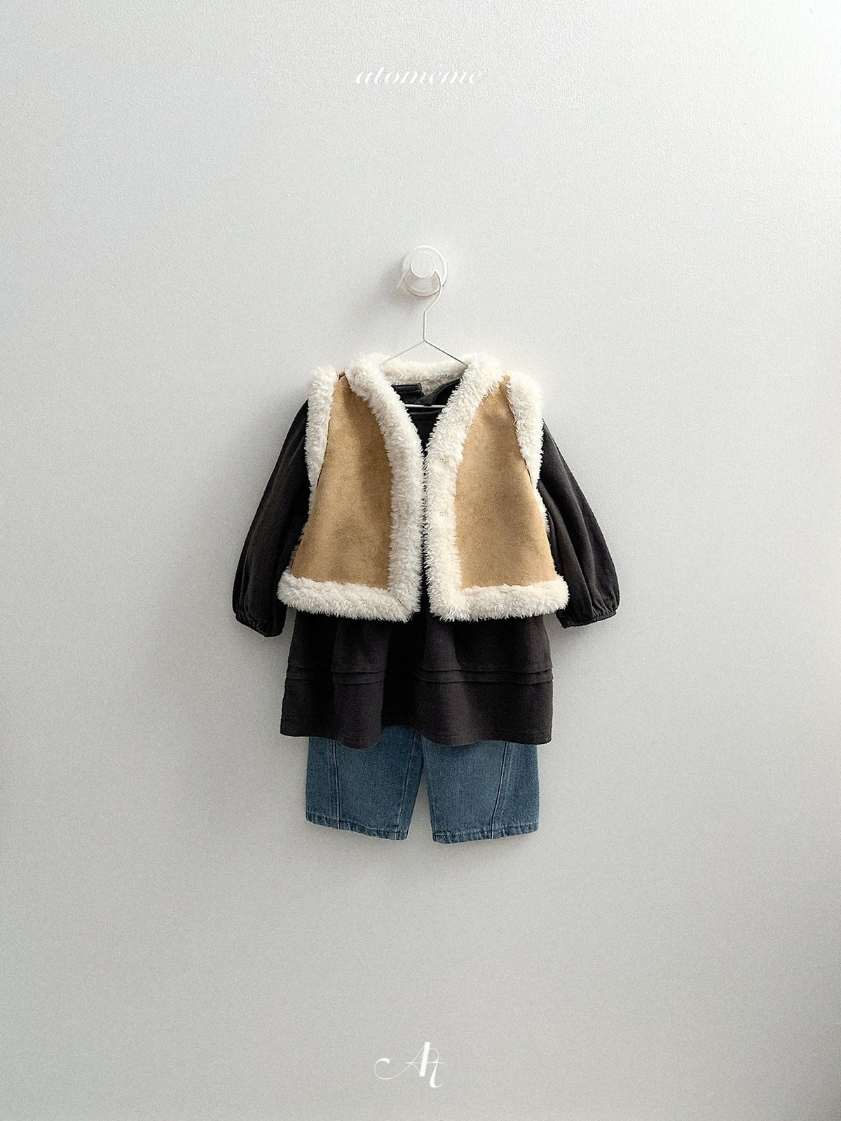［atomeme］reversible mustang vest