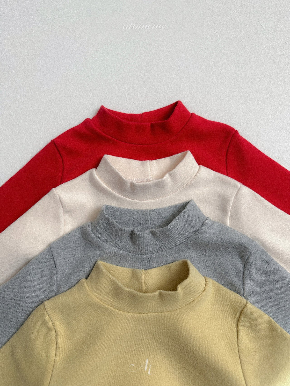 ［atomeme］plain turtleneck t-shirt